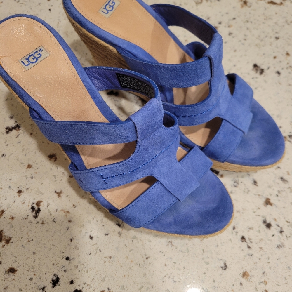 UGG Wedge Platform Sandal Strappy - Blue Suede size 7.5